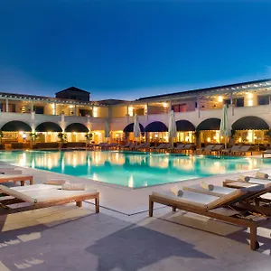 5* Hotel Yacht Club